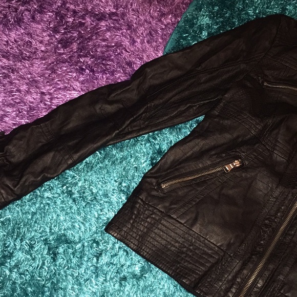 GUESS faux leather jacket - Picture 7 of 9
